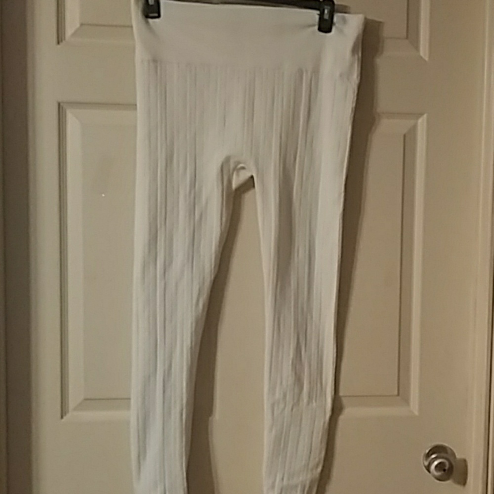 🎒Off white leggings